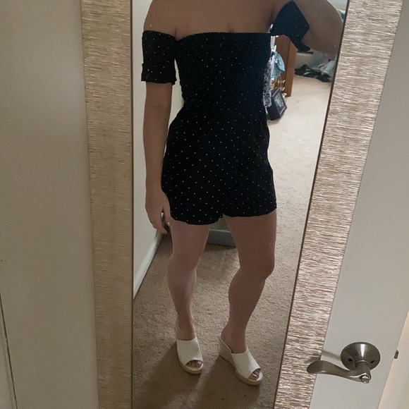 Francesca’s Polka dot romper - Picture 2 of 6